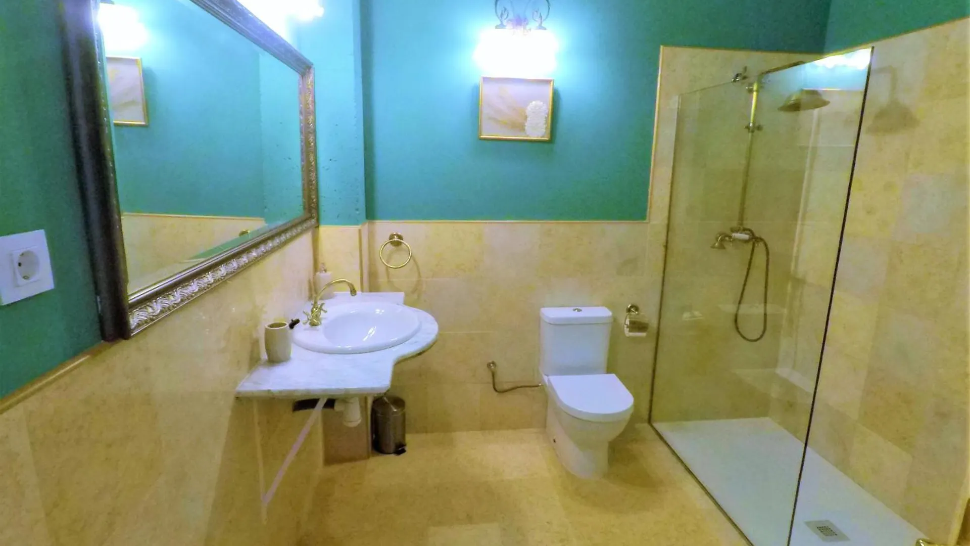 Hotel Castell Granadella L'Ampolla 0*,